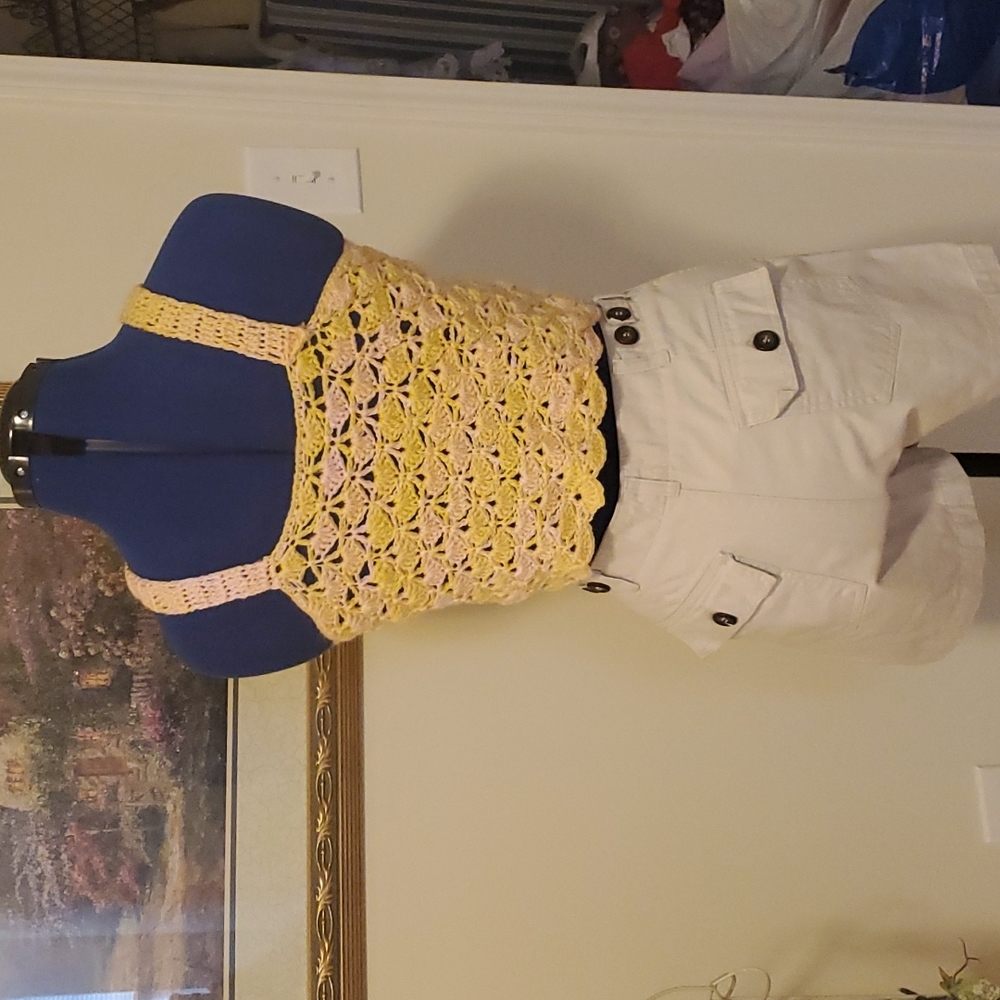 Handmade crochet crop top - Picture 5 of 5